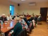 Goście rozmawiają o organizacji jarmarku